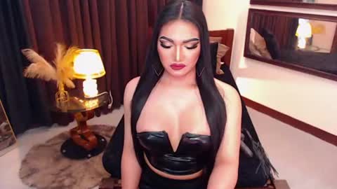 Alura Jhenson online show from June 23, 1:19 pm