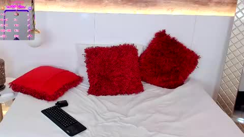 amaia_monroe online show from August 2, 4:57 am