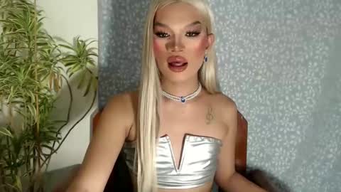 Amanda online show from December 19, 5:07 pm