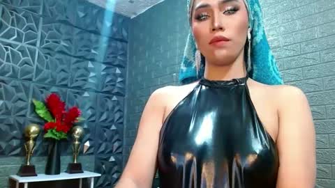 Snapshot of amandaleon chatting on January 7, 7:43 am amandaleon online show from January 7, 7:43 am