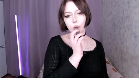 Amelia online show from June 13, 3:01 pm