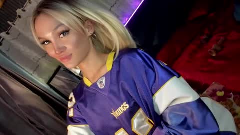 amelinckx online show from February 18, 8:58 pm