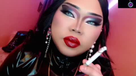Queen Mireska online show from June 12, 1:10 pm
