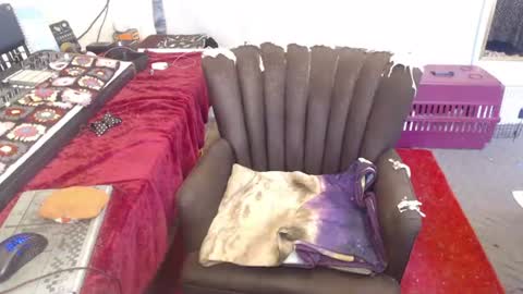 Trashely Gimpson online show from June 27, 4:35 pm