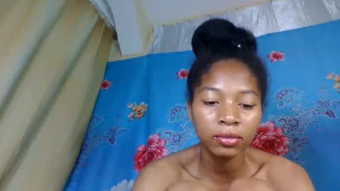 anathaliiie online show from July 28, 7:39 pm