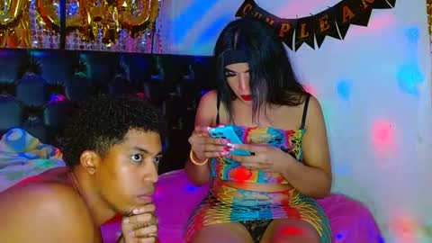 andrea andres couplehot online show from June 18, 11:37 am