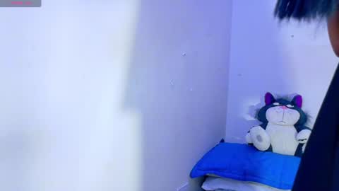 andrea_r_ online show from July 18, 5:58 am