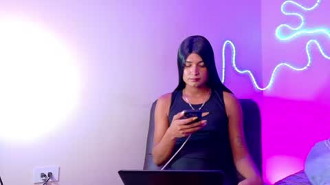 andrea_r_ online show from July 24, 6:01 am