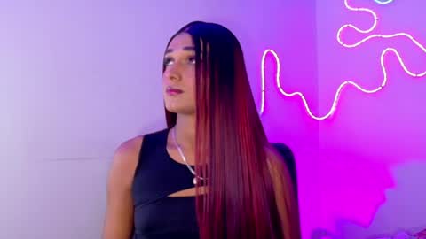 andrea_r_ online show from August 6, 5:47 am
