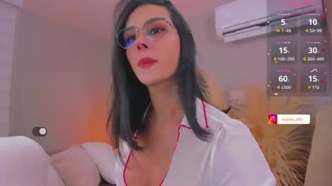 andreea_marin online show from August 4, 12:50 am