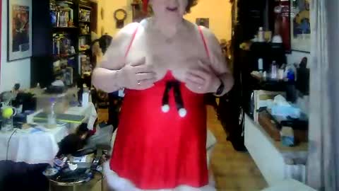 androgynia online show from December 18, 5:46 am