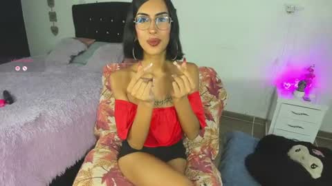 vero paez online show from June 14, 2:35 am