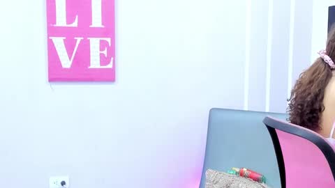 Andrea online show from February 6, 11:32 am