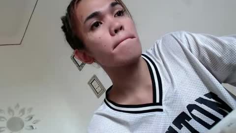 Yhanna online show from February 2, 12:51 am