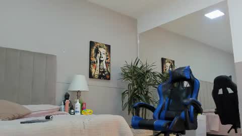 Angie Abby online show from August 1, 3:51 am