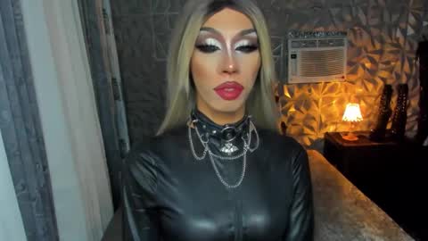 Miss Ann online show from February 18, 9:31 pm