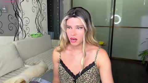 anjalin_sososok online show from July 29, 3:49 am