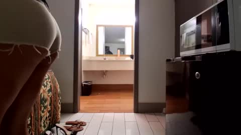 Anna Lee Cross online show from March 1, 2:39 am