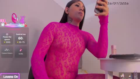 anthonellabrowm_ online show from July 26, 5:09 pm