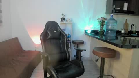 help me reach 100 likes babe online show from June 25, 3:26 am