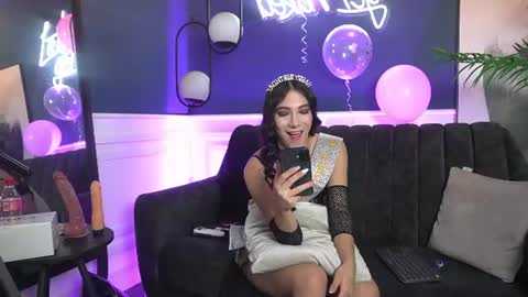 Ariaa online show from June 12, 7:02 pm