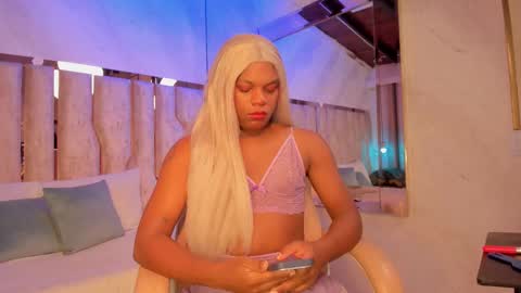 ariana_grande233 online show from February 11, 11:51 am