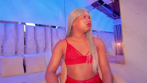 ariana_grande233 online show from April 17, 11:46 am