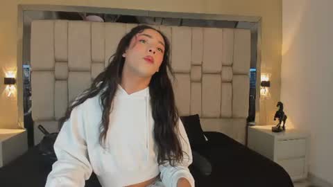 Welcome to Ari room online show from June 9, 9:14 pm