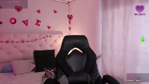 Aron cruz  online show from February 13, 2:09 pm