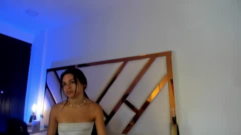 Aron cruz  online show from June 13, 1:22 pm