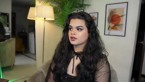 Chloe  online show from January 22, 9:00 pm