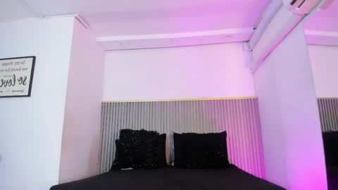 ash_valentine online show from June 7, 7:55 pm