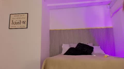ash_valentine online show from June 29, 7:35 pm