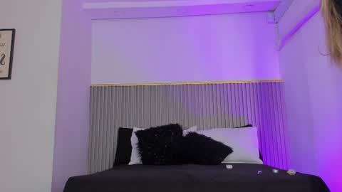 ash_valentine online show from June 30, 7:36 pm