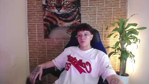 asher_addams__ online show from July 15, 4:50 am