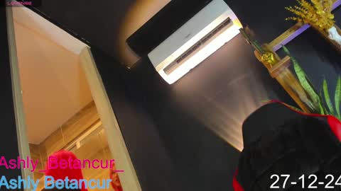 Ashly Betancur  online show from December 27, 11:53 pm