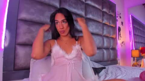 ashlymillerr_ online show from July 23, 8:51 pm