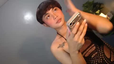 Reyshell online show from February 8, 2:01 pm