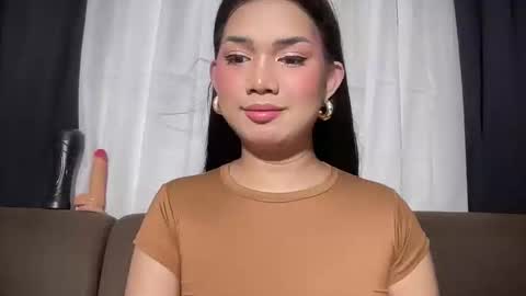 Lily online show from June 8, 1:28 am