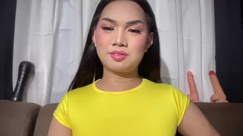 Lily online show from June 16, 4:19 pm