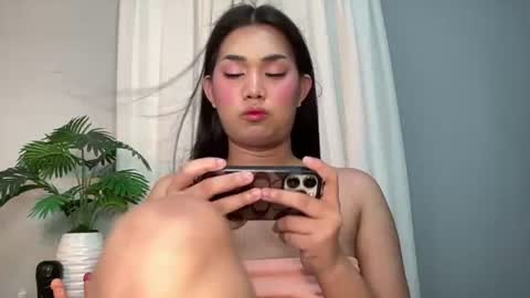 Lily online show from July 6, 4:30 am
