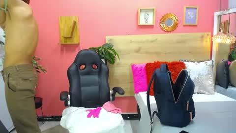 ASLY online show from May 11, 9:59 am