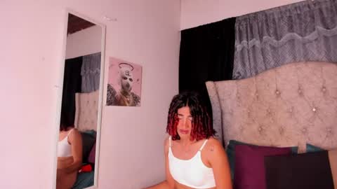 Aura online show from July 4, 7:19 pm