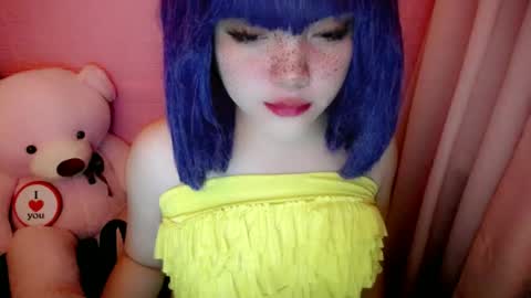 cute online show from June 19, 12:31 pm
