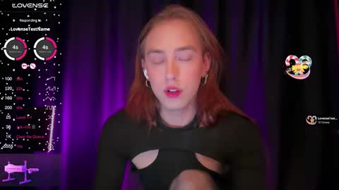 avril_pearly_ online show from January 9, 11:59 am