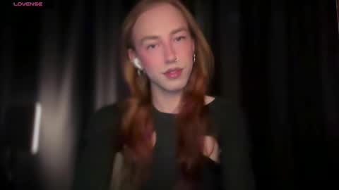 avril_pearly_ online show from June 8, 11:09 am