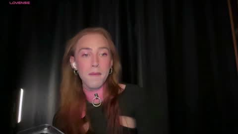 avril_pearly_ online show from June 22, 11:29 am