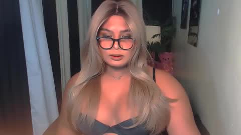 AYESHA online show from December 18, 5:51 pm