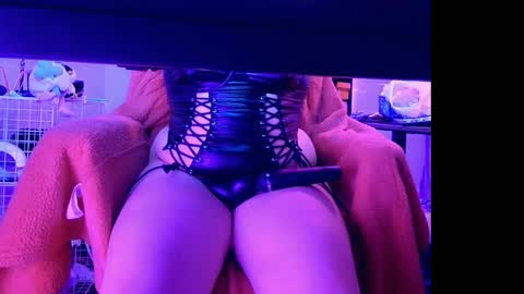 Bailey  online show from April 6, 1:37 am