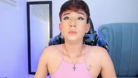          I work from home this is my room 3 online show from February 18, 7:49 am